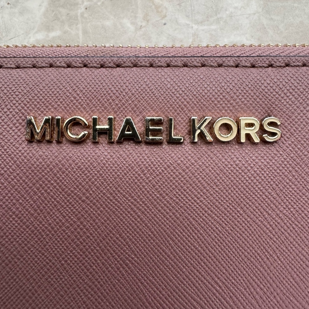 Michael Kors wallet - Picture 3 of 13